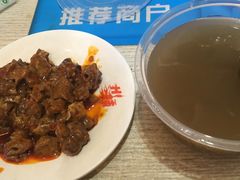 -爆炸头阿姨小四川正宗川味小吃(无任何分店)