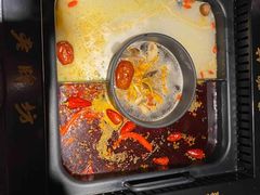 -老牌坊云南鱼豆花火锅(哈西万达店)