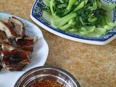 -黄记四更烤乳猪店