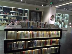 iphone_upload_pic-良友书坊(安徽路店)