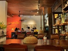 -Cuc Gach Quan Restaurant