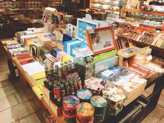 -猫的天空之城概念书店(苏州诚品店)