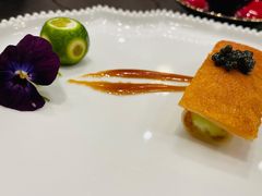 鱼籽酱鸿运脆皮乳猪-广州文华东方酒店·江-由辉师傅主理