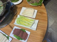 -茸梅路右拐龙虾-农家菜(松江店)