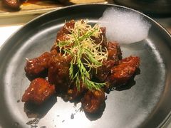 红酒泡沫牛仔粒-荟廷·晶萃(陆家嘴尚悦湾店)