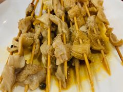 -梁老三麻辣鸡头总店