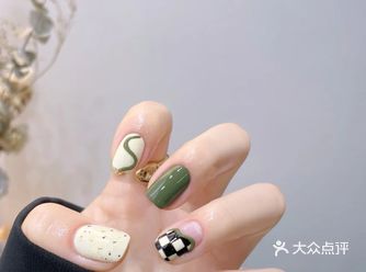 颜色经典好看，没想到这么跳跃的绿色也好