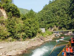 -安吉龙王山峡谷漂流