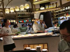-钱小奴海鲜自助黑金店(杭州滨江龙湖店)