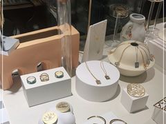 -LADY FAFA(巨鹿路陕西南路路口店)