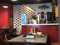 大堂-長壹旋转烤吧 农家鸡火锅