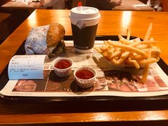 -The Habit Burger Grill 哈比特汉堡(复兴soho店)