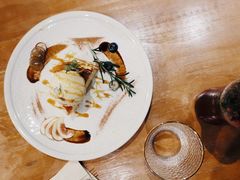 -Mark&Mars Restaurant