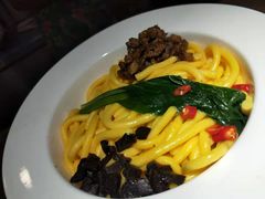 特色玉米面条酸汤子-闯关东东北农家菜(崂山石老人店)