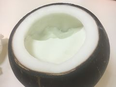 -志龙皇冠吃货椰子铺