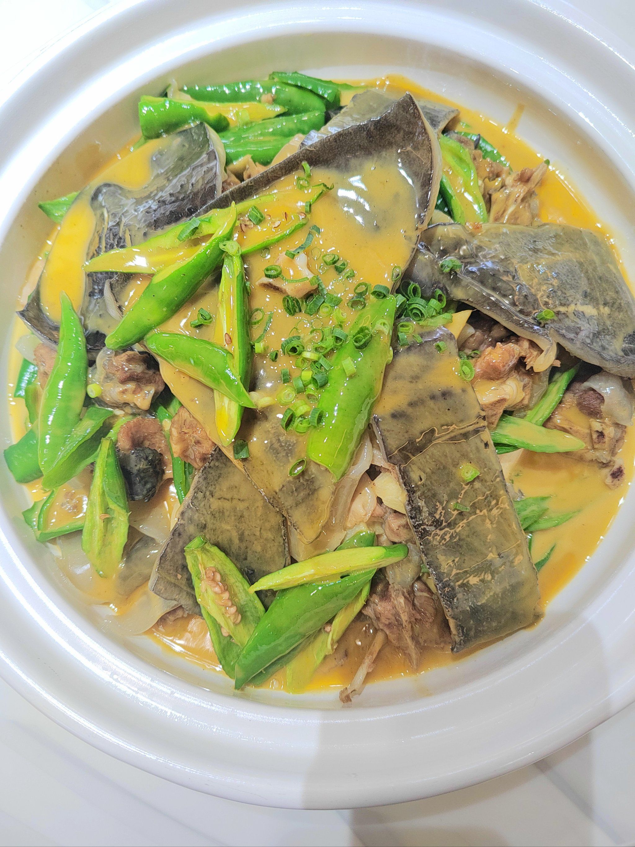青椒焖甲鱼,青椒的椒香味和甲鱼的鲜味结合