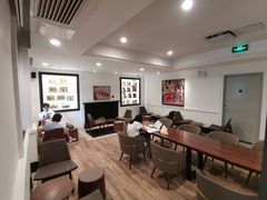 大堂-星巴克臻选(广州沙面店)