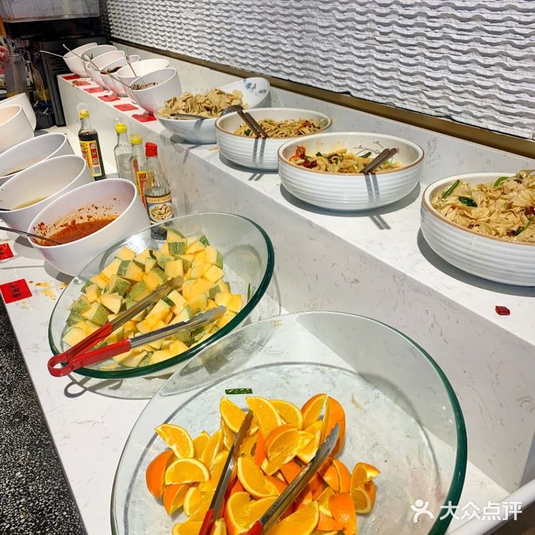 斑鱼鱼片 作为招牌菜，每天都是新鲜现杀，晶莹剔透！