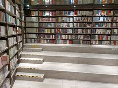 -钟书阁(群光广场店)