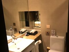 -和颐至尊酒店(上海徐家汇桂林公园地铁站店)