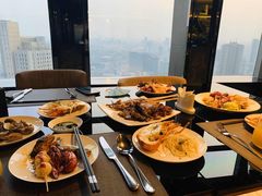 -唐拉雅秀酒店-西锦汇空中BBQ·思创餐厅