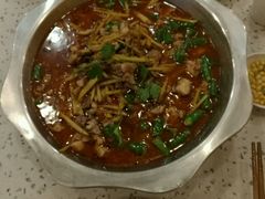 -兔行天下-鸿鹤鲜锅兔(中海国际店)