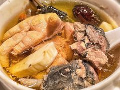 椰子炖竹丝鸡汤-啫神·广州地标美食(北京路店)