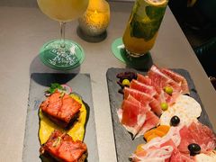 -Oasis Bar & Grill