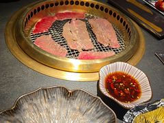 -铭牛烧肉·和牛海鲜自助(高新月牙湖店)