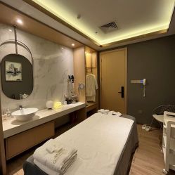 -香港倾城国际·美容美体中心