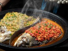 -阿瓦山寨·湘菜现炒·剁椒鱼头王(咸阳总店)