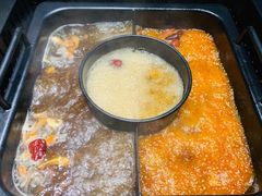 -老牌坊云南鱼豆花火锅(哈西万达店)