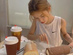 -顶东面包花园·生日蛋糕(世博店)