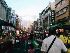 -六合夜市