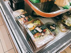 -全家便利店(莲花池东路店)