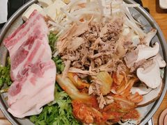 金枪鱼五花肉辣白菜锅-三月居酒屋(青年大街店)