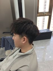 点击看大图 -老佛爷Hair染发烫发Salon