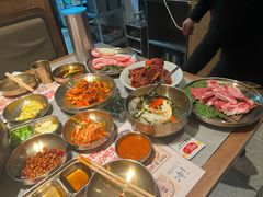 -草家酱蟹炭火烤肉店(珲春南路一店)