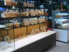 面包甜点陈列柜-面包新语(上地华联店)