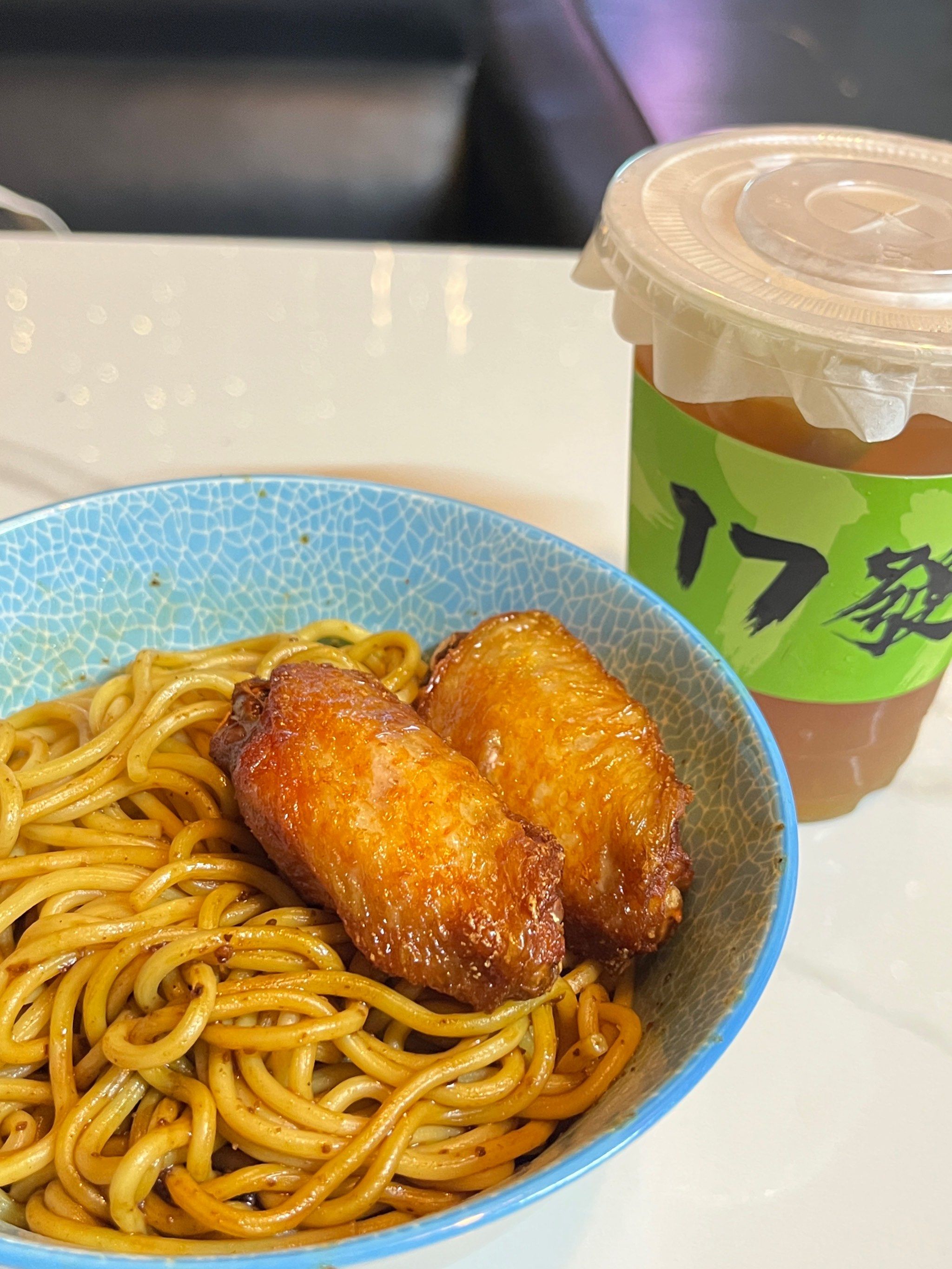 小食大满足:柠檬茶和车仔面更配哦