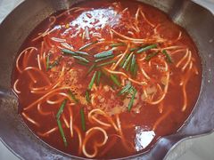 -毛辣果·贵州红酸汤牛肉火锅(西单店)