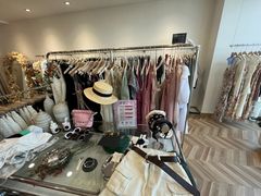 -眷顾自助服装工作室(中南金石国际广场A座店)