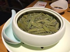 -洪氏嗨捞·广东猪肚鸡·椰子鸡火锅(西咸万象城店)