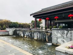 -梁鸿湿地丽笙度假酒店大堂吧
