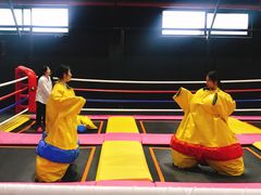 -嘿哟动霸CHUA·新潮玩运动娱乐中心·蹦床滑冰团建乐园
