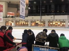 -冰纷万象滑冰场(深圳万象城店)
