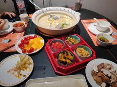 -小乌猪·金华筒骨煲(永盛购物广场店)
