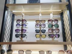 -LOGO眼镜·蔡司品牌折扣店(龙华清湖店)