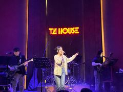 -TZ House音乐现场(来福士中心店)