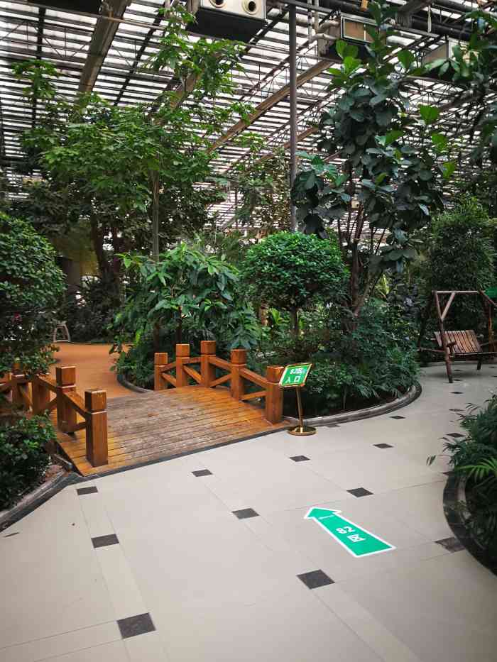 颐和尚景园林生态酒店(光谷店)